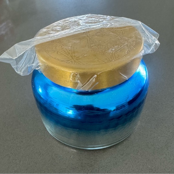 Anthropologie Volcano Mini Capri Candle NWT, beautiful glass Jar. - Picture 2 of 4